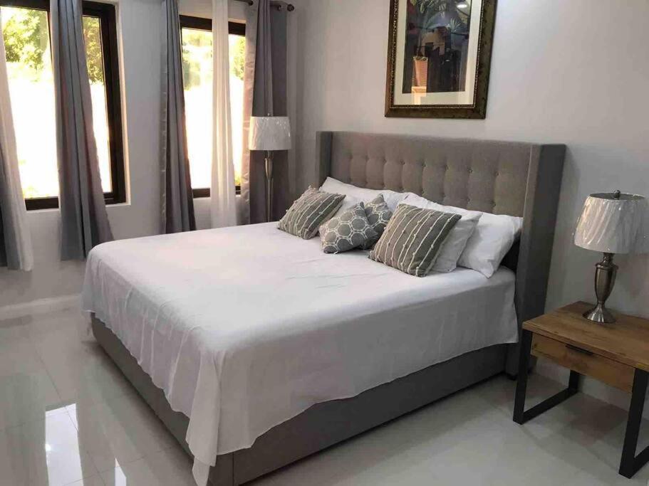 Sun Shine Luxury Villas 2 Bedroom Pool & Gym Ocho Rios St Ann Zewnętrze zdjęcie
