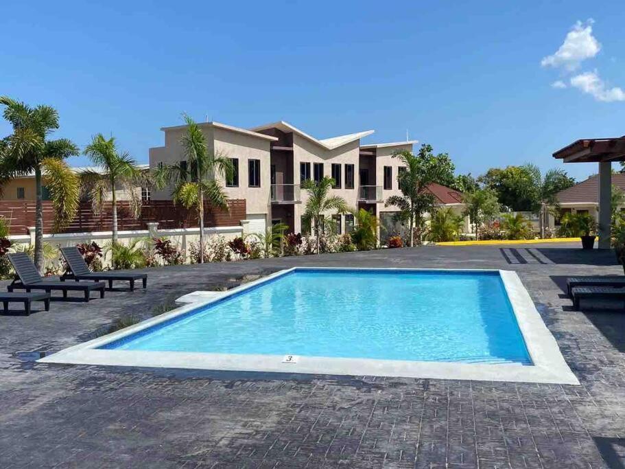 Sun Shine Luxury Villas 2 Bedroom Pool & Gym Ocho Rios St Ann Zewnętrze zdjęcie